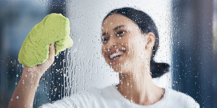 Fenster putzen wie ein Profi: Tipps für streifenfreie Fenster